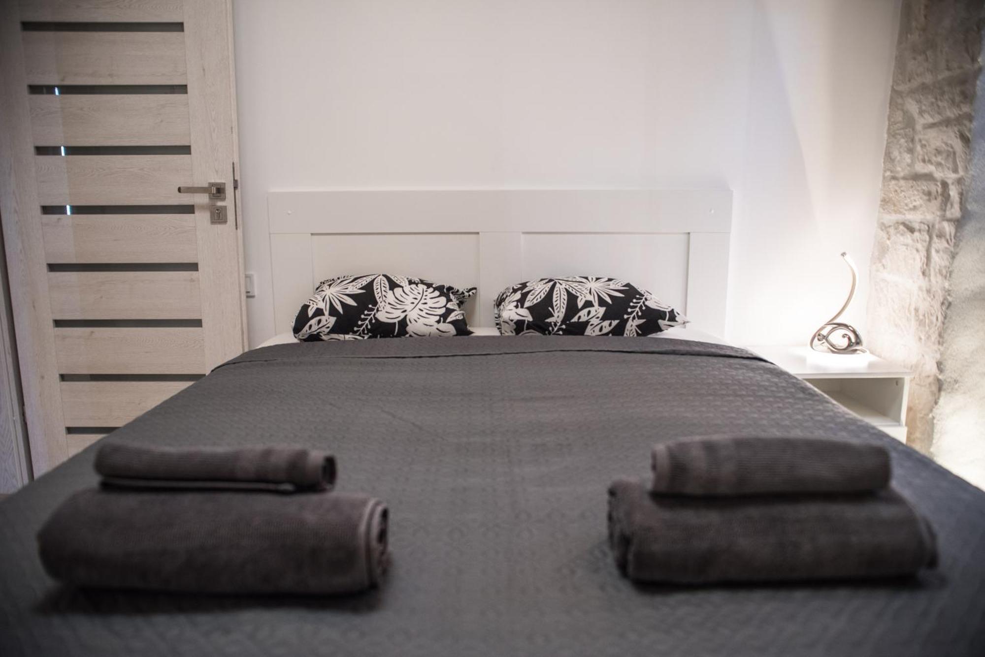 Limestone Heritage House Trogir Room photo