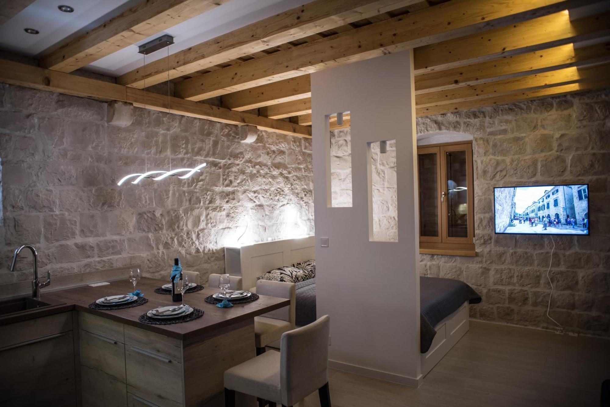 Limestone Heritage House Trogir Room photo